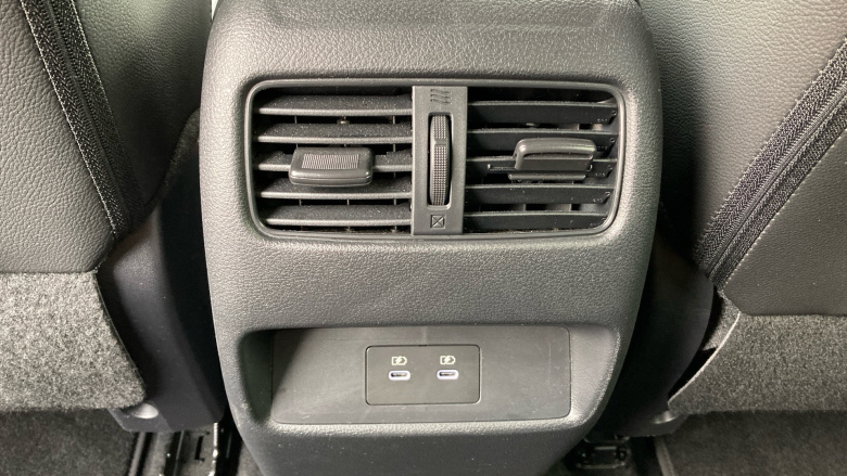 Nissan Qashqai 1.3 DiG-T MH 158 N-Connecta 5dr Petrol Hatchback